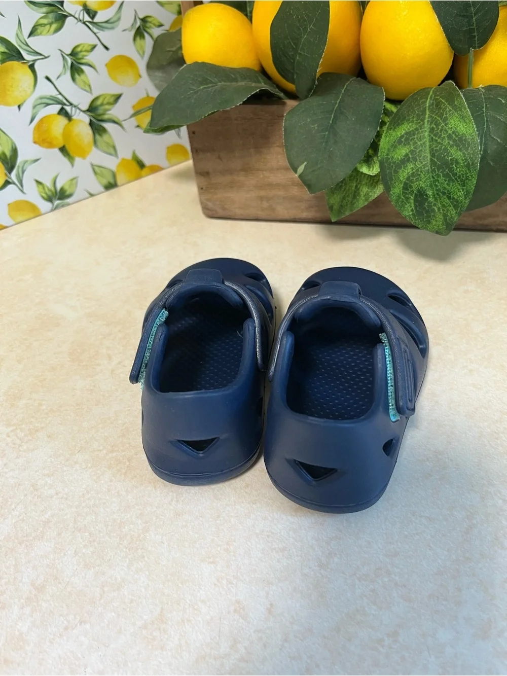 Ten Little Kids Navy Blue Waterproof Sandals Size 4